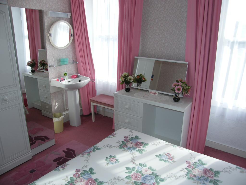 El Tabora Guest House Saint Peter Port Εξωτερικό φωτογραφία
